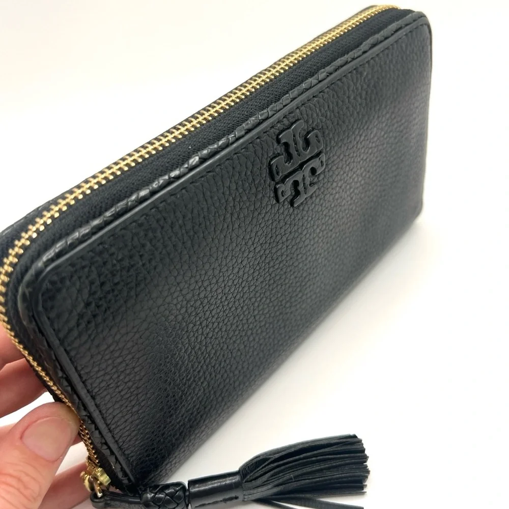Authentic Tory Burch Black Leather Long Zippy Wallet With Tassle - Picture 2 of 9